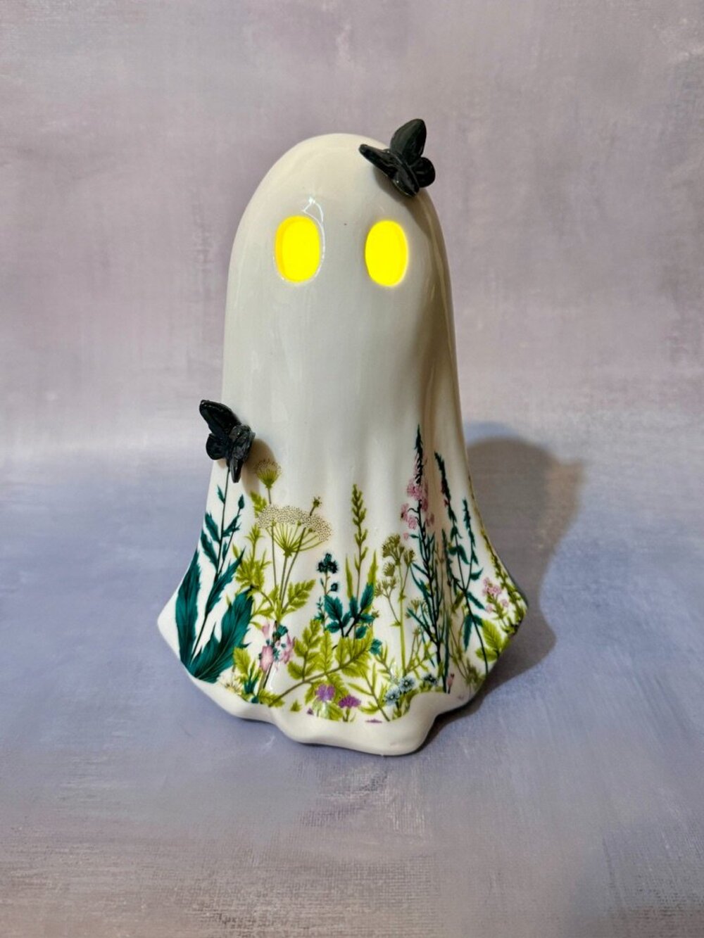 Noir Night Light Up Ceramic Ghost